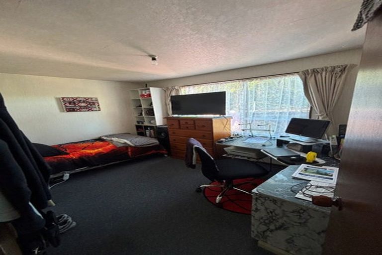 Photo of property in 2/74 Solomon Avenue, Redwood, Christchurch, 8051