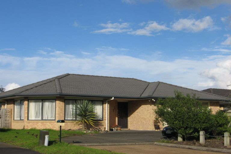 Photo of property in 10 Nier Place, East Tamaki Heights, Auckland, 2016