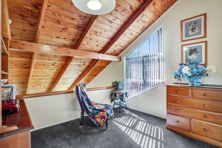 Photo of property in 11 North Way, Titirangi, Auckland, 0604