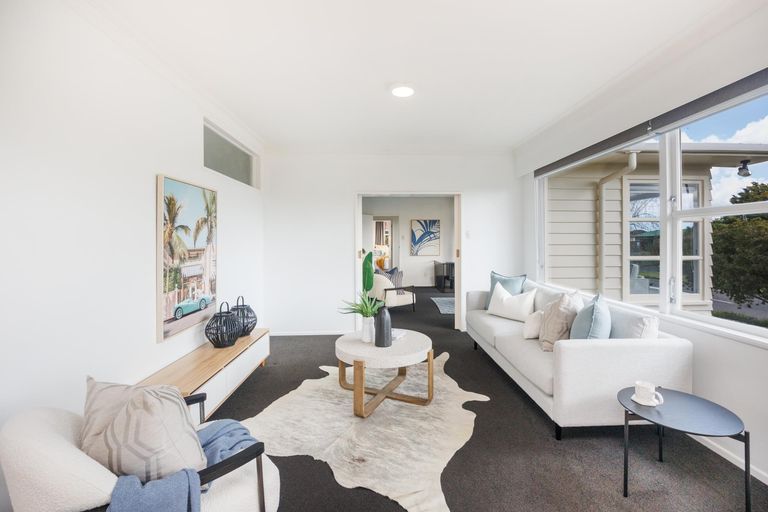 Photo of property in 36 Winston Avenue, Hokowhitu, Palmerston North, 4410