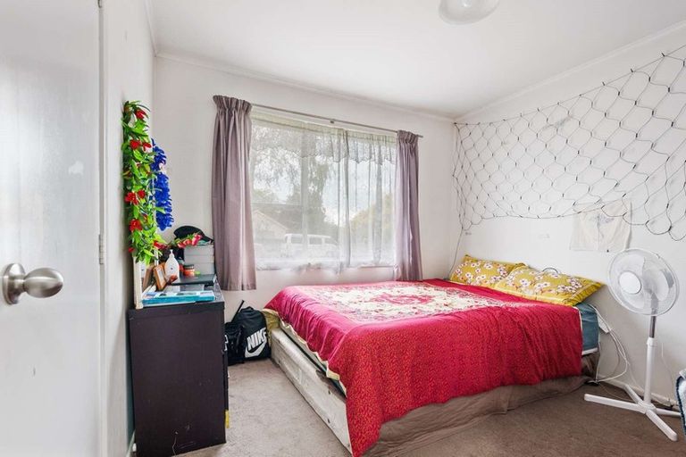 Photo of property in 1 Ronald Place, Manurewa, Auckland, 2102