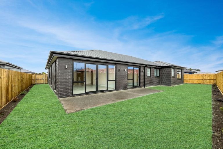 Photo of property in 35 Bill Hammond Drive, Belfast, 8051