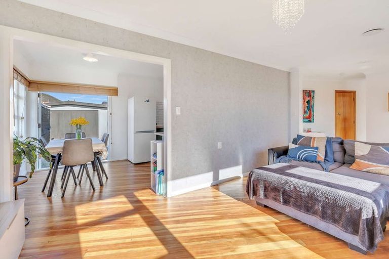 Photo of property in 13 Mako Mako Road, Levin, 5510