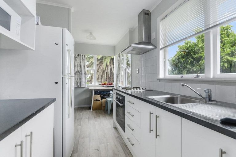 Photo of property in 24 Ronald Place, Manurewa, Auckland, 2102