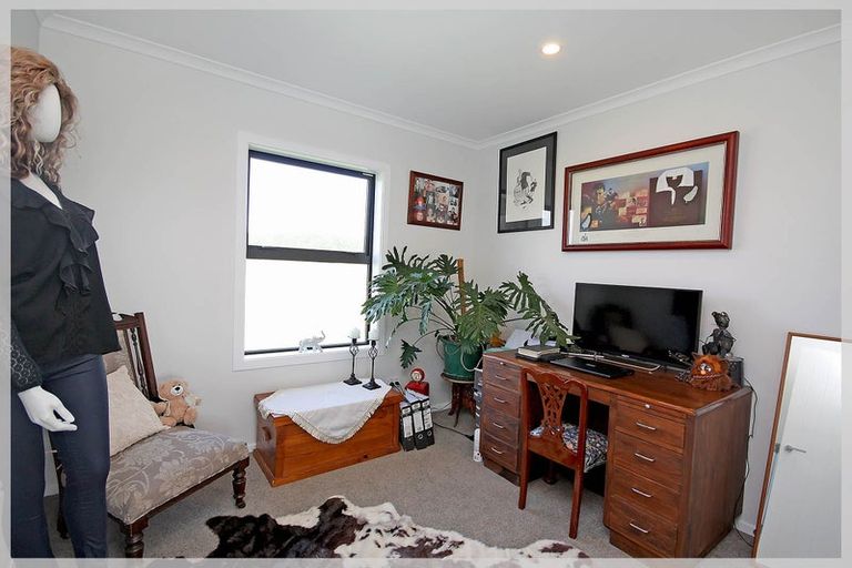 Photo of property in 128 Cummerfield Road, Foxton, 4891