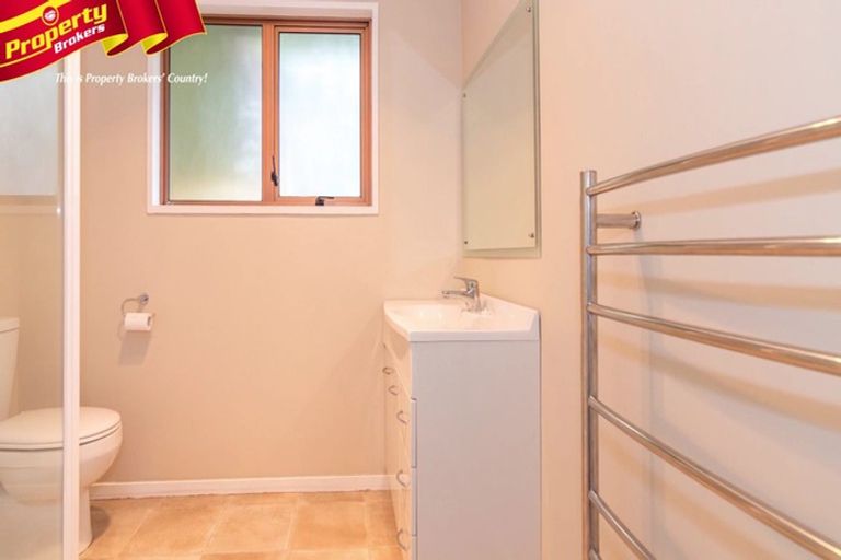 Photo of property in 13c Colombo Street, Hokowhitu, Palmerston North, 4410