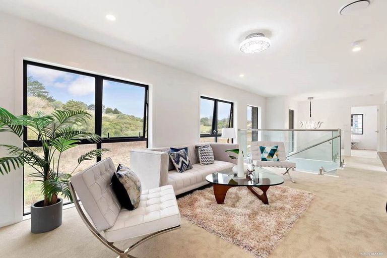 Photo of property in 9 Skanda Crescent, Flat Bush, Auckland, 2019