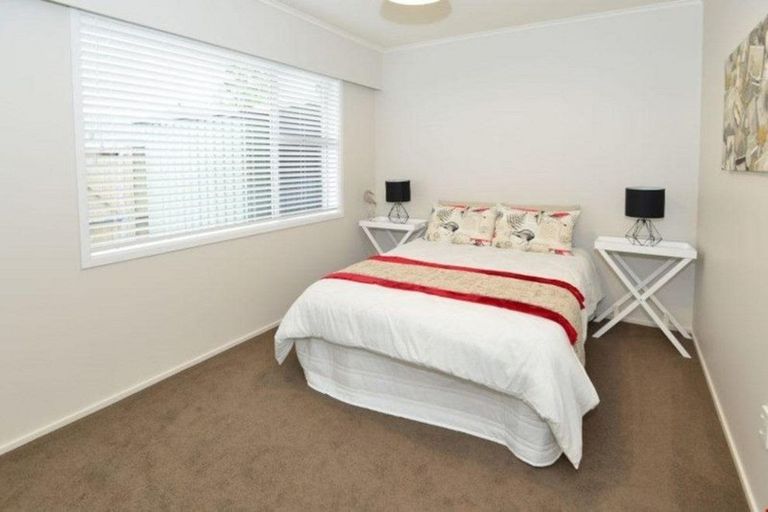 Photo of property in 2/127 Centreway Road, Orewa, 0931