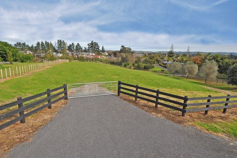 Photo of property in 19 Hyland Place, Waiuku, 2681