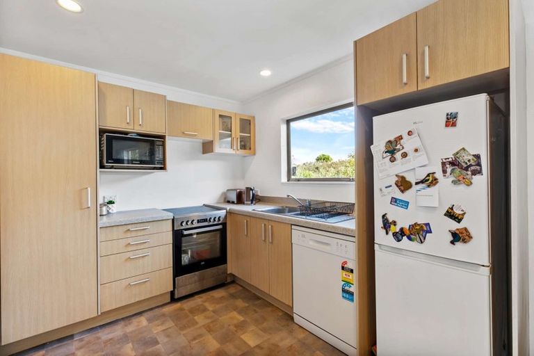 Photo of property in 21c Ribblesdale Road, Henderson, Auckland, 0612