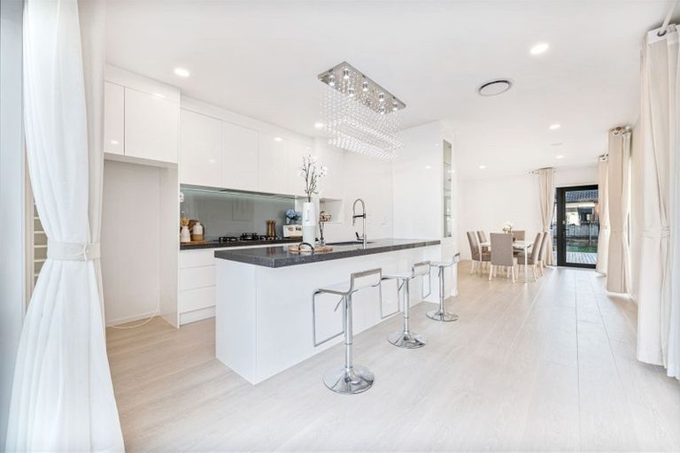 Photo of property in 62 Donegal Park Drive, Flat Bush, Auckland, 2019
