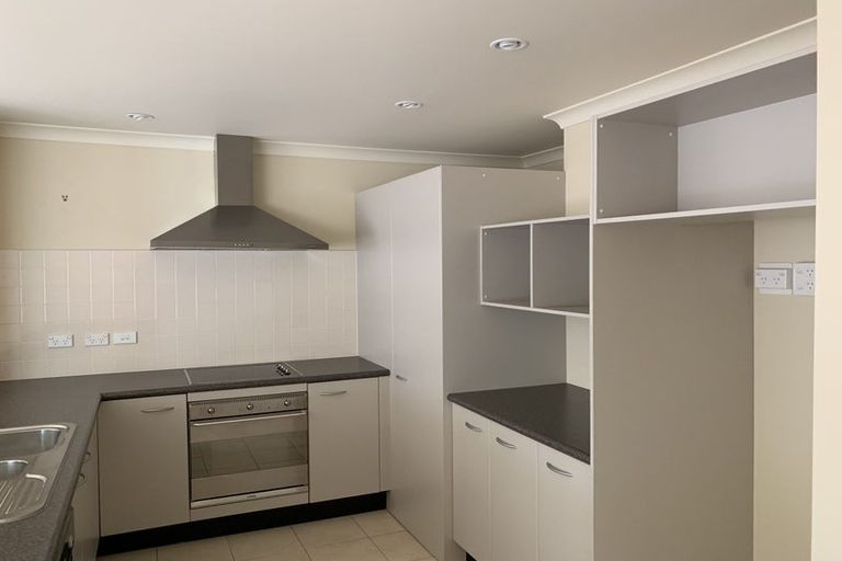 Photo of property in 214 Westchester Drive, Churton Park, Wellington, 6037