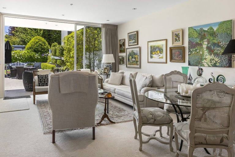 Photo of property in 110 Lake Terrace, Taupo, 3330