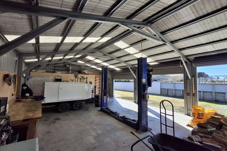 Photo of property in 63 Main Road, Clinton, 9534