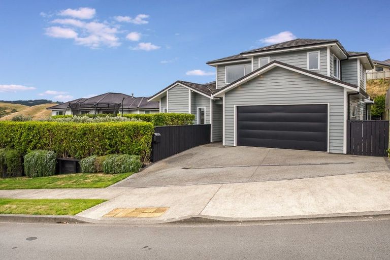 Photo of property in 106 Amesbury Drive, Churton Park, Wellington, 6037