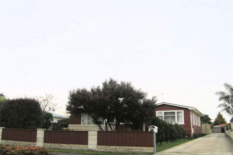 Photo of property in 15a Howard Road, Taradale, Napier, 4112