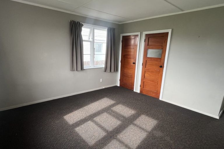Photo of property in 111 Rangiora Avenue, Roslyn, Palmerston North, 4414