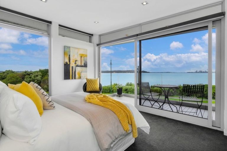 Photo of property in 7 Karemoana Drive, Te Atatu Peninsula, Auckland, 0610