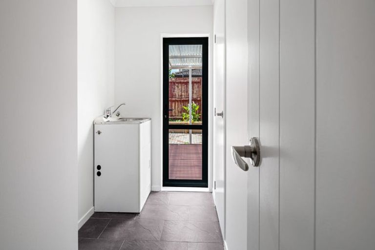 Photo of property in 35 Kestev Drive, Flat Bush, Auckland, 2016