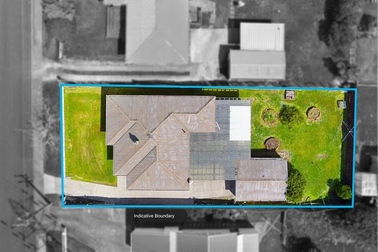 Photo of property in 24 Cobham Crescent, Kelston, Auckland, 0602