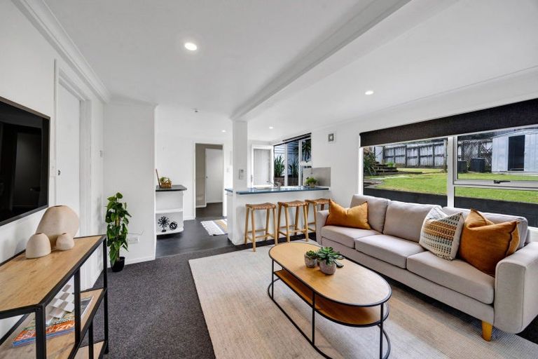Photo of property in 117 Awanui Street, Merrilands, New Plymouth, 4312