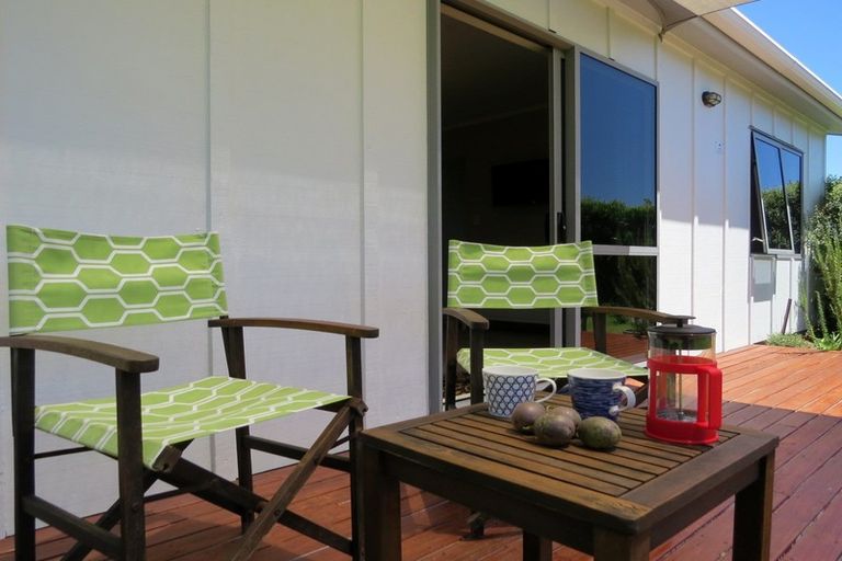 Photo of property in 8 Victoria Street, Coromandel, 3506