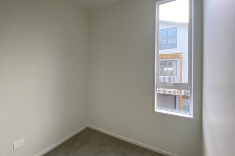 Photo of property in 9/2 Moor Avenue, Te Atatu Peninsula, Auckland, 0610