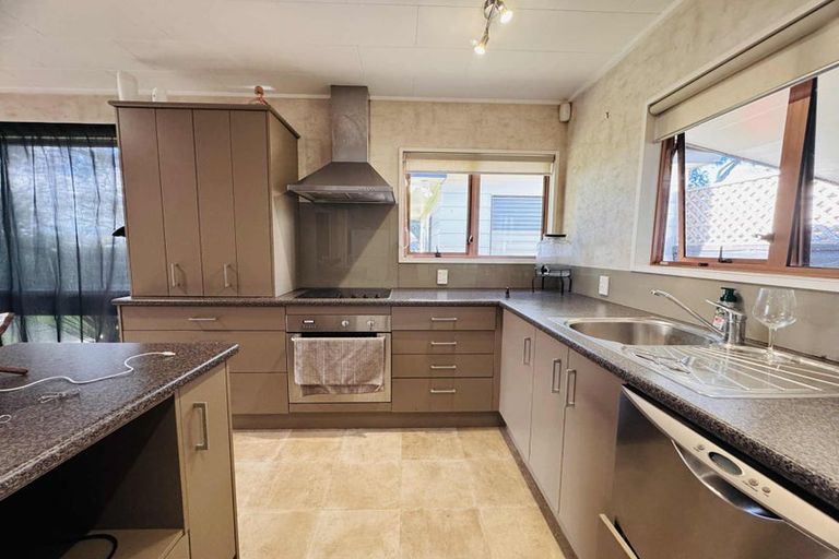 Photo of property in 13c Colombo Street, Hokowhitu, Palmerston North, 4410
