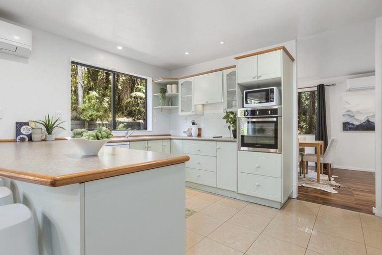 Photo of property in 15 Jays Road, Titirangi, Auckland, 0604
