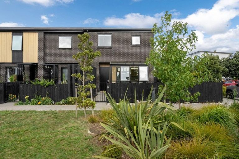 Photo of property in 68 Glidepath Road, Hobsonville, Auckland, 0616
