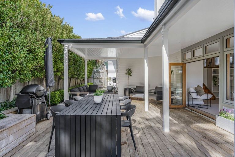 Photo of property in 2a Egremont Street, Belmont, Auckland, 0622
