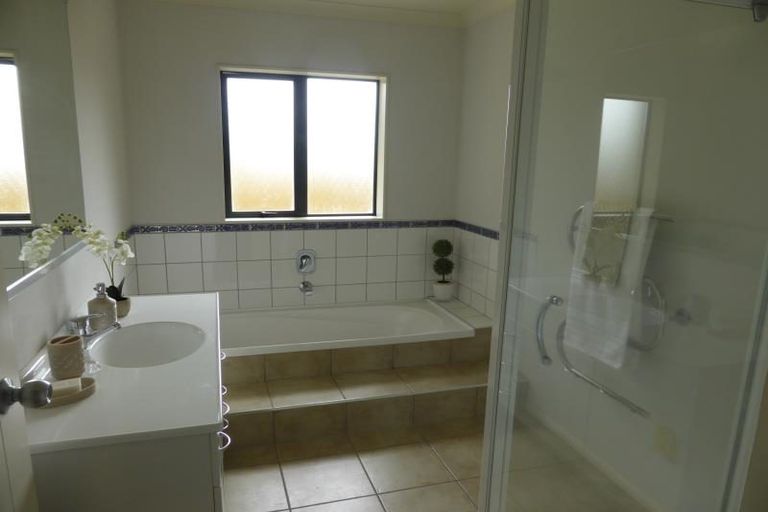 Photo of property in 45 Ridge View Crescent, Pukekohe, 2120