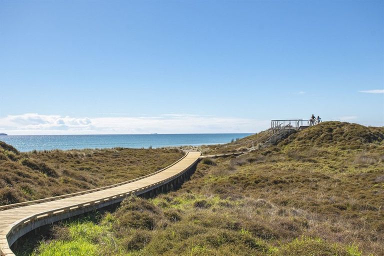 Photo of property in 23c Lyn Grove, Papamoa Beach, Papamoa, 3118