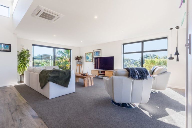 Photo of property in 9 Te Heke Place, Waikanae, 5036