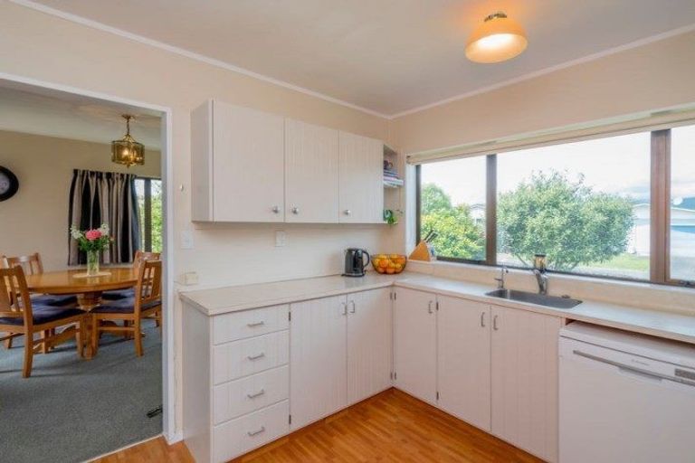 Photo of property in 30 Teoti Street, Paraparaumu Beach, Paraparaumu, 5032