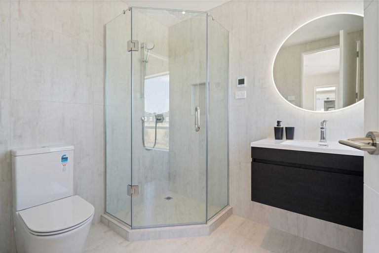Photo of property in 19a Resnik Crescent, 0810