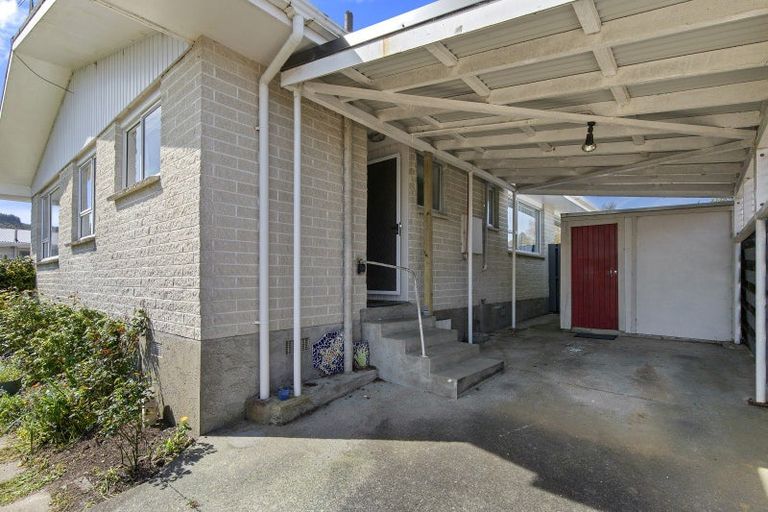 Photo of property in 24a Roband Crescent, Brown Owl, Upper Hutt, 5018