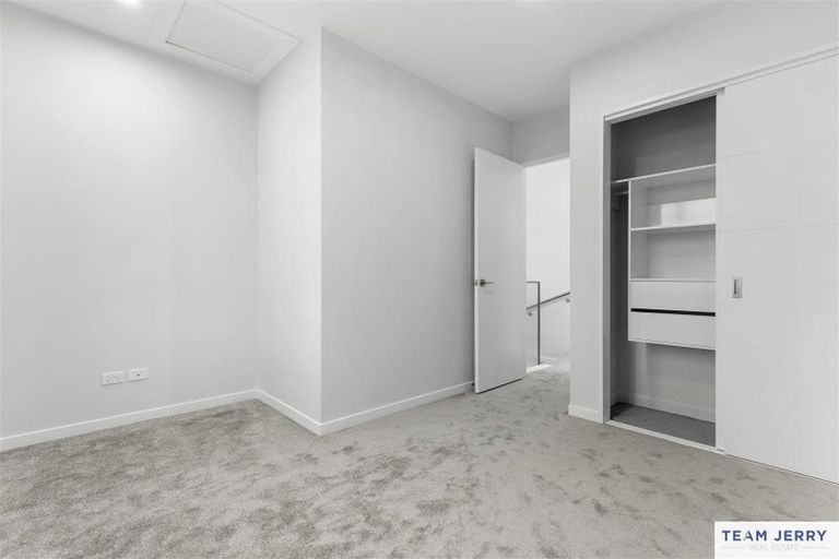 Photo of property in 13 Kuaha Road, Massey, Auckland, 0614