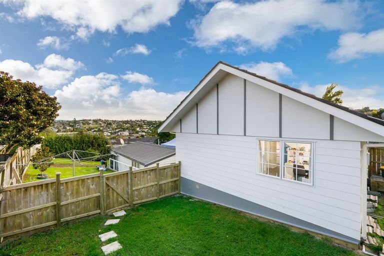 Photo of property in 44 Glenbervie Crescent, Massey, Auckland, 0614