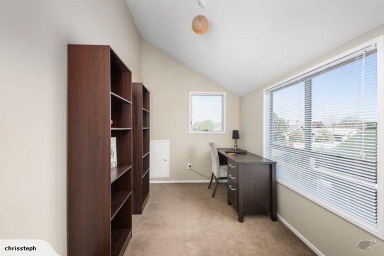 Photo of property in 18 Heathglen Avenue, Parklands, Christchurch, 8083