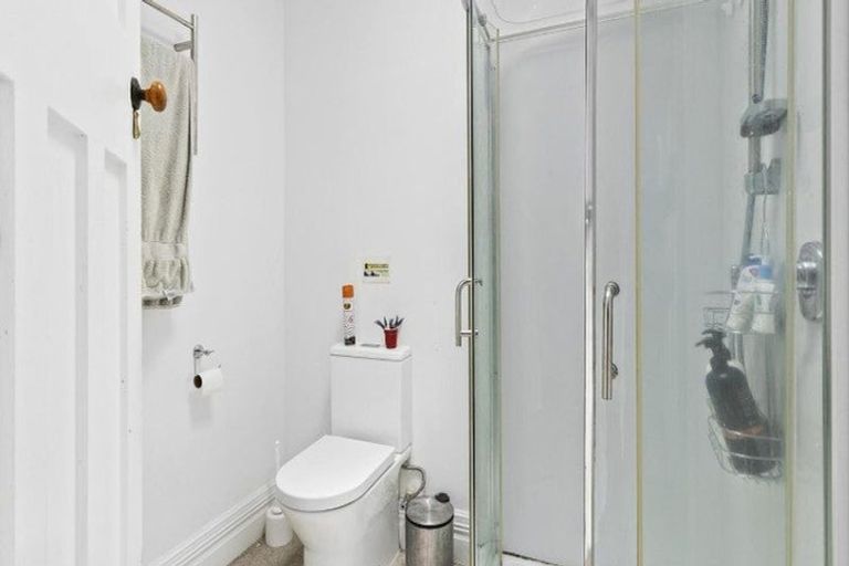 Photo of property in 2 Caprera Street, Melrose, Wellington, 6023