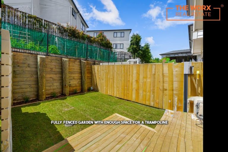Photo of property in 39 Lawson Creek Street, Massey, Auckland, 0614