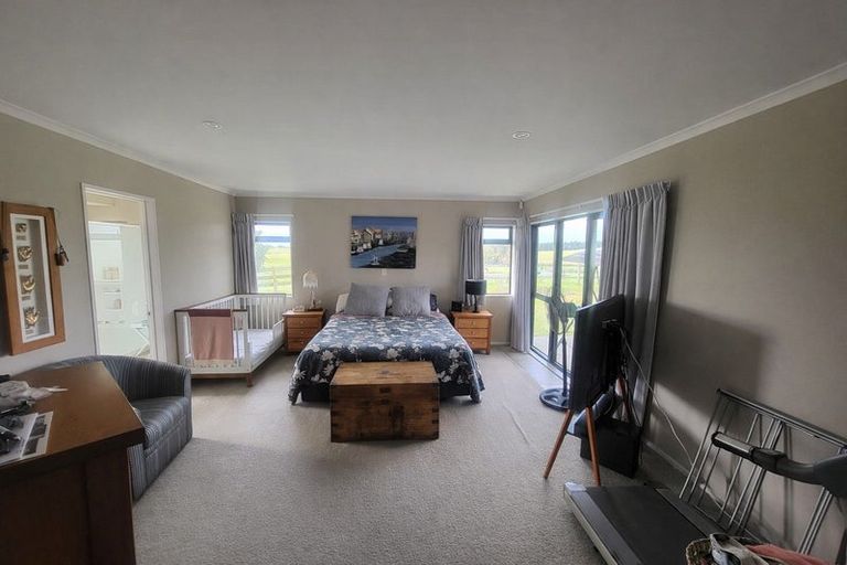 Photo of property in 54 Harvey Road, Waiuku, 2683