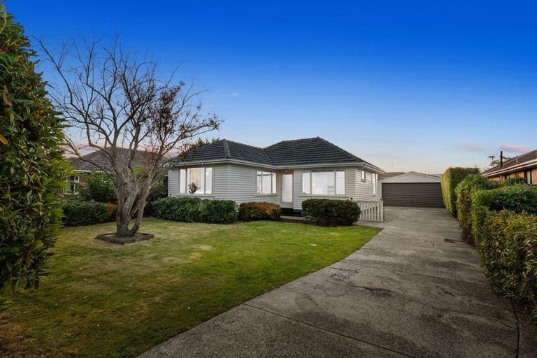 Photo of property in 39 Charlcott Street, Burnside, Christchurch, 8053