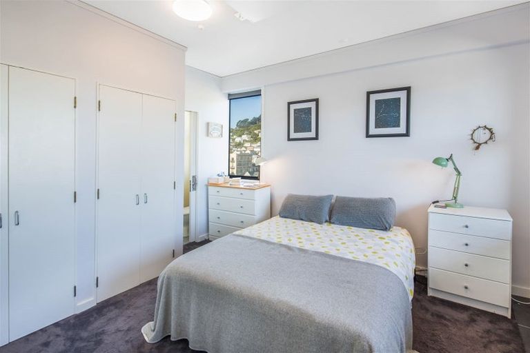 Photo of property in 17 Kent Terrace - Kent Apartments, 7b/16 Kent Terrace, Mount Victoria, Wellington, 6011
