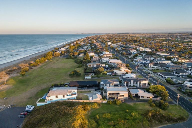Photo of property in 1011 Papamoa Beach Road, Papamoa Beach, Papamoa, 3118