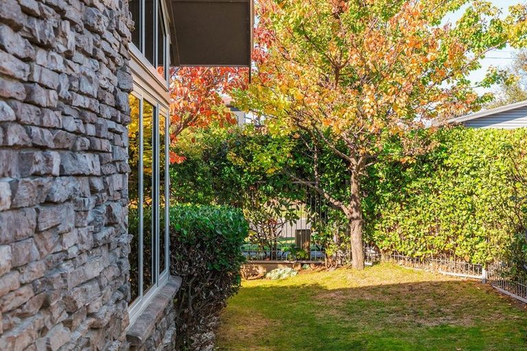 Photo of property in 15 Parata Street, Two Mile Bay, Taupo, 3330