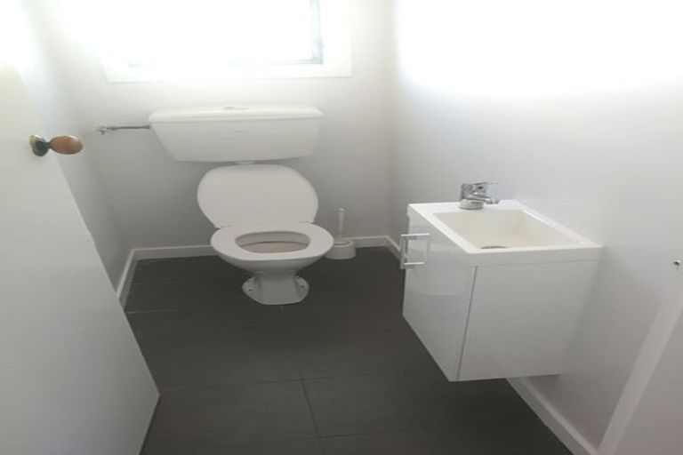 Photo of property in 21 Elizabeth Street, Moera, Lower Hutt, 5010