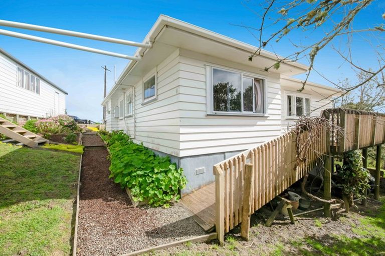 Photo of property in 95 Mangakura Road, Helensville, 0800