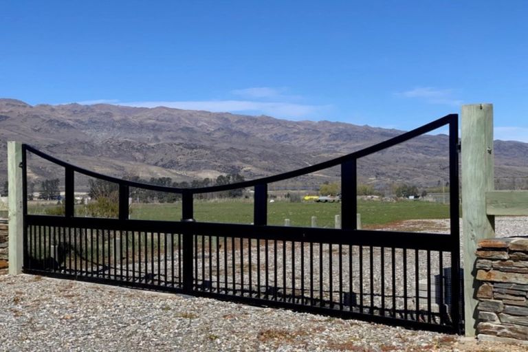 Photo of property in 1003 Luggate-cromwell Road, Mount Pisa, Cromwell, 9383